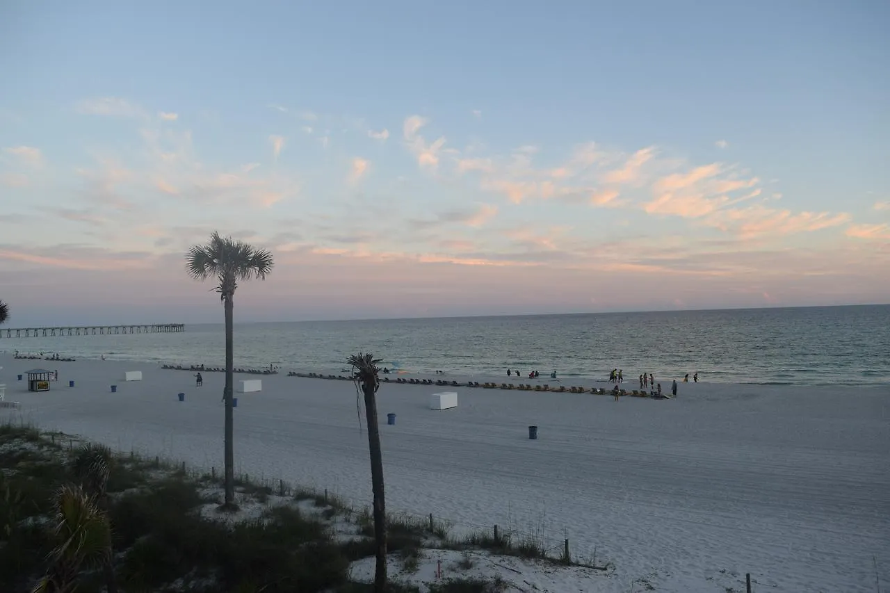 Days Inn By Wyndham Panama City Beach/Ocean Front Motel