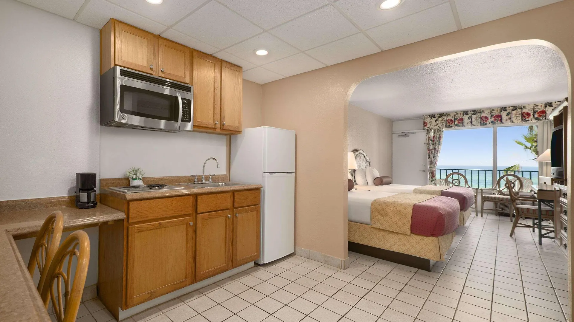 Мотель Days Inn By Wyndham Panama City Beach/Ocean Front