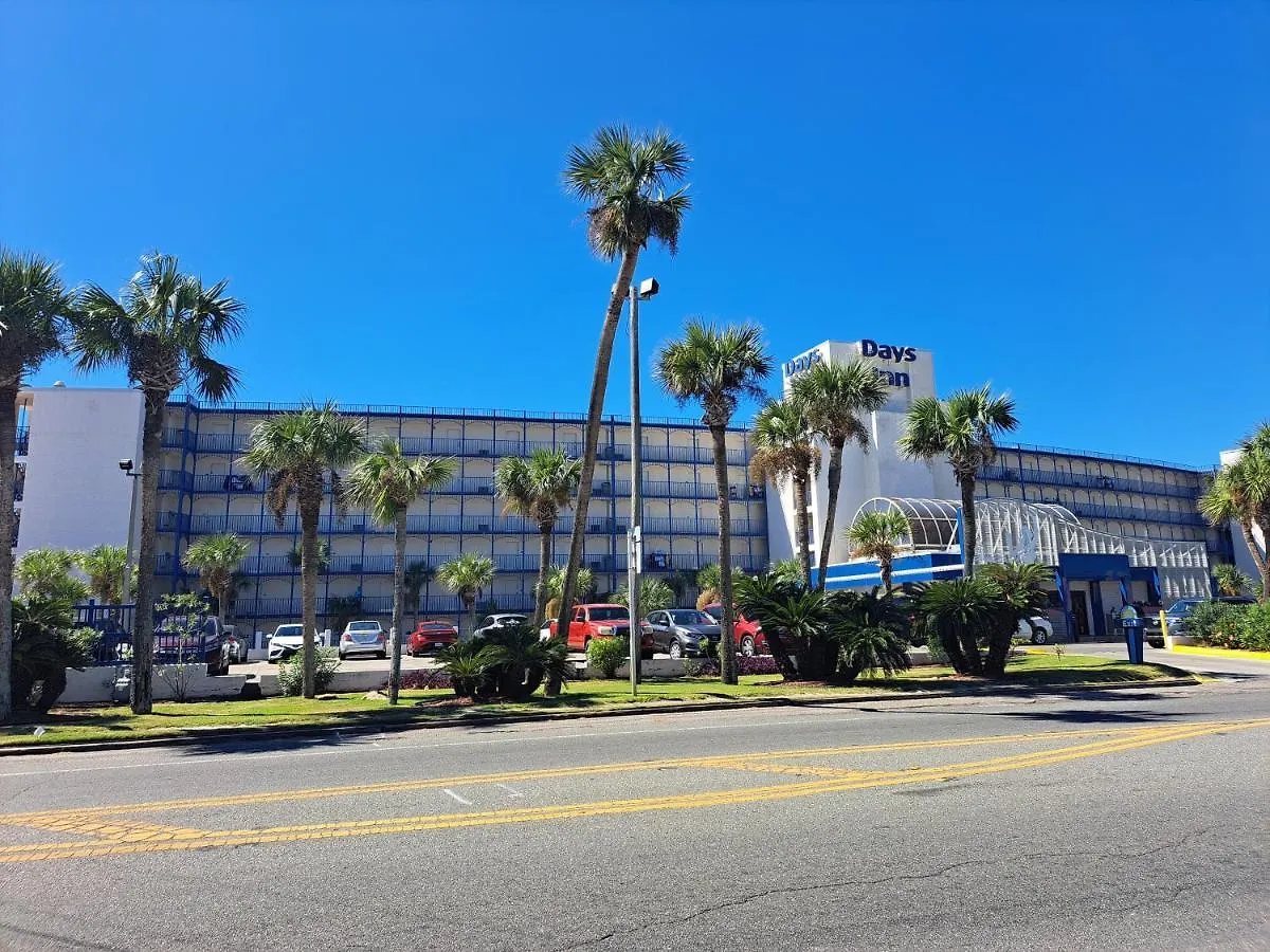 Days Inn By Wyndham Panama City Beach/Ocean Front США