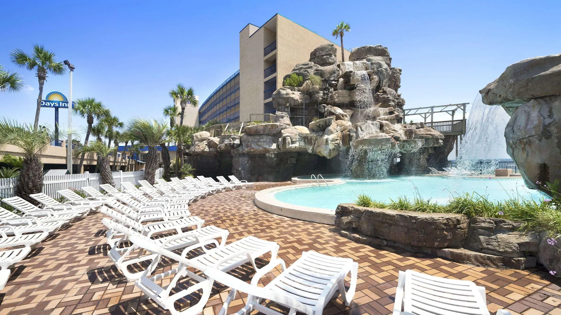 Мотель Days Inn By Wyndham Panama City Beach/Ocean Front