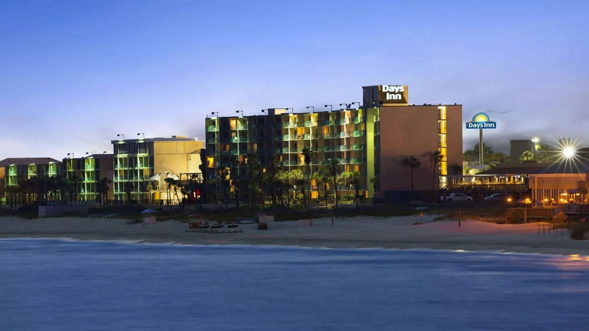 Мотель Days Inn By Wyndham Panama City Beach/Ocean Front